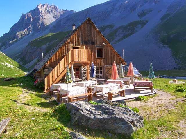 Refuge du Saut - Image 1