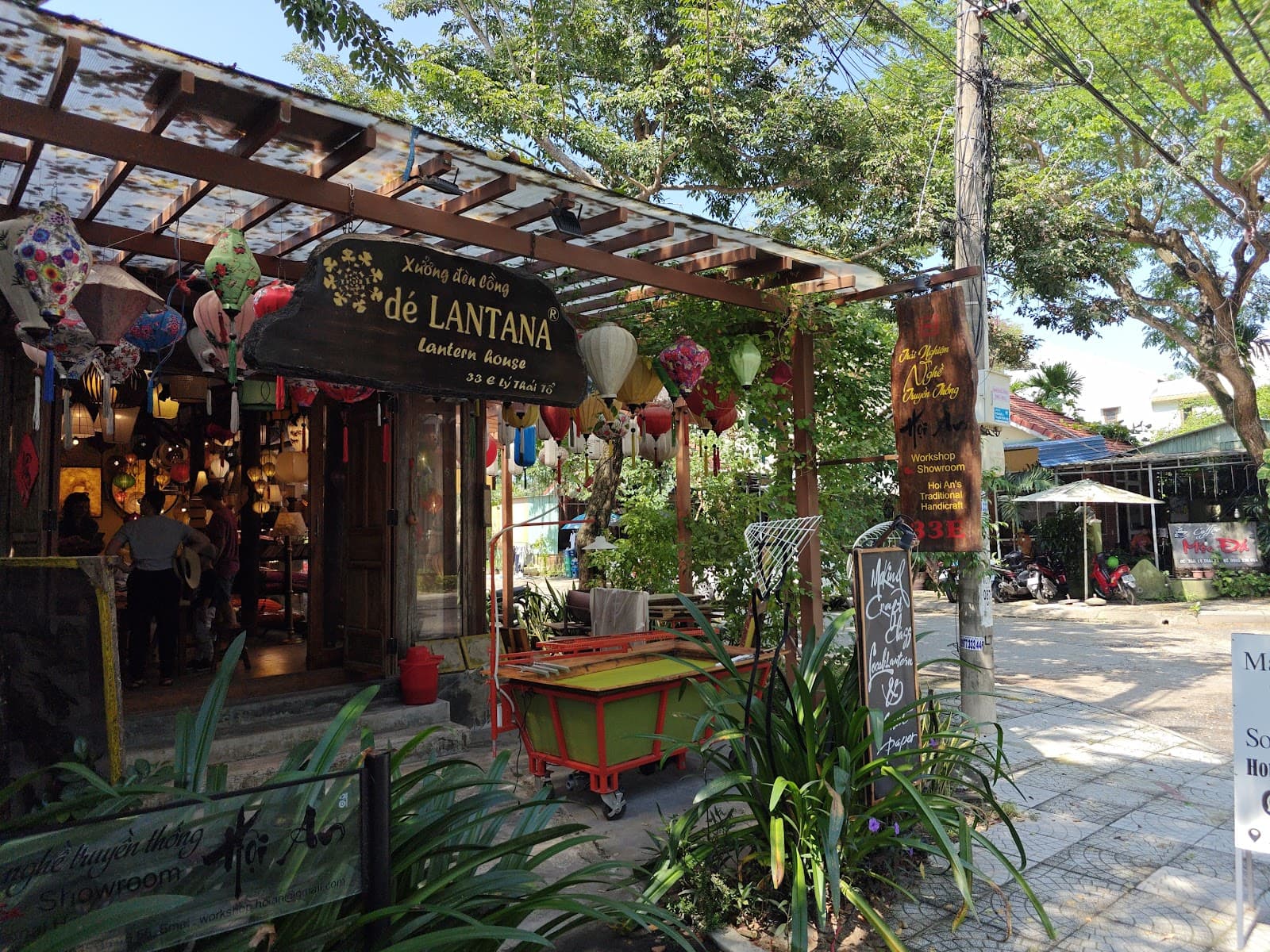 Traditional Arts and Handicrafts Workshop Hoi An - Image 1