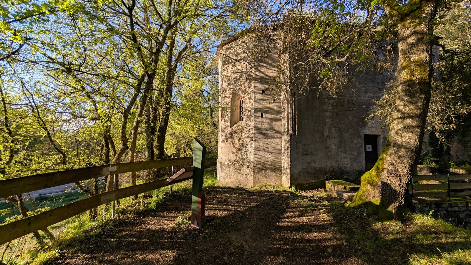 Idyllic Valley Setting