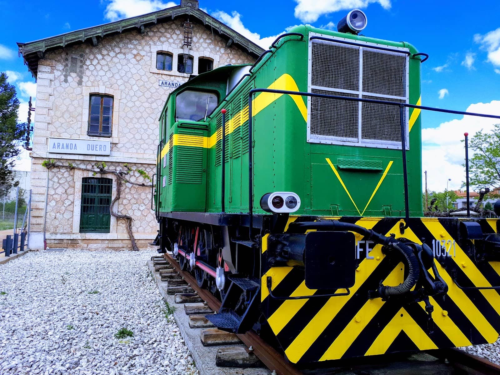Outdoor Train Exhibits