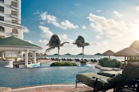 JW Marriott Cancun Resort & Spa Gift Shop - Image 1