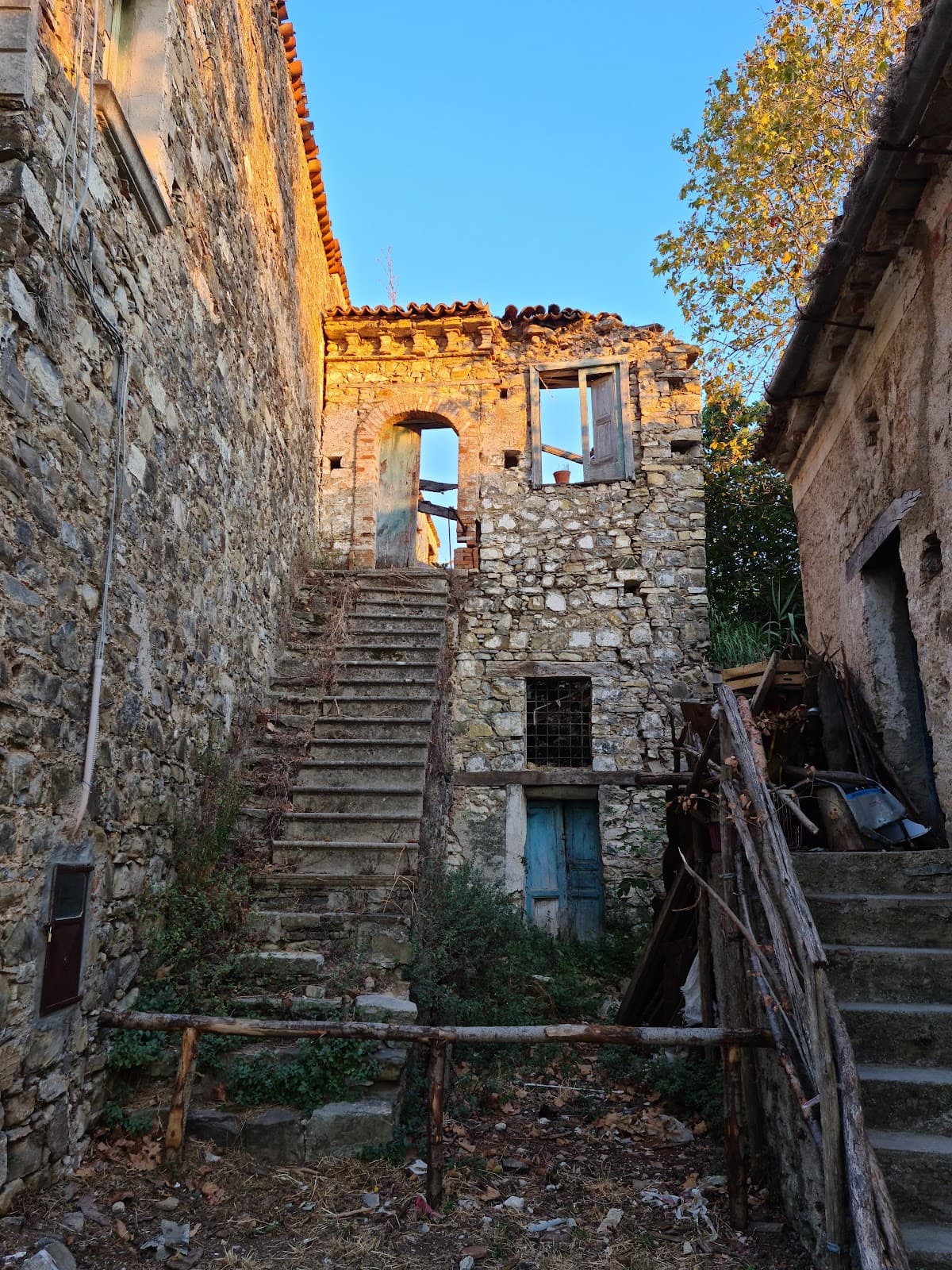 Roscigno Vecchia - Image 1