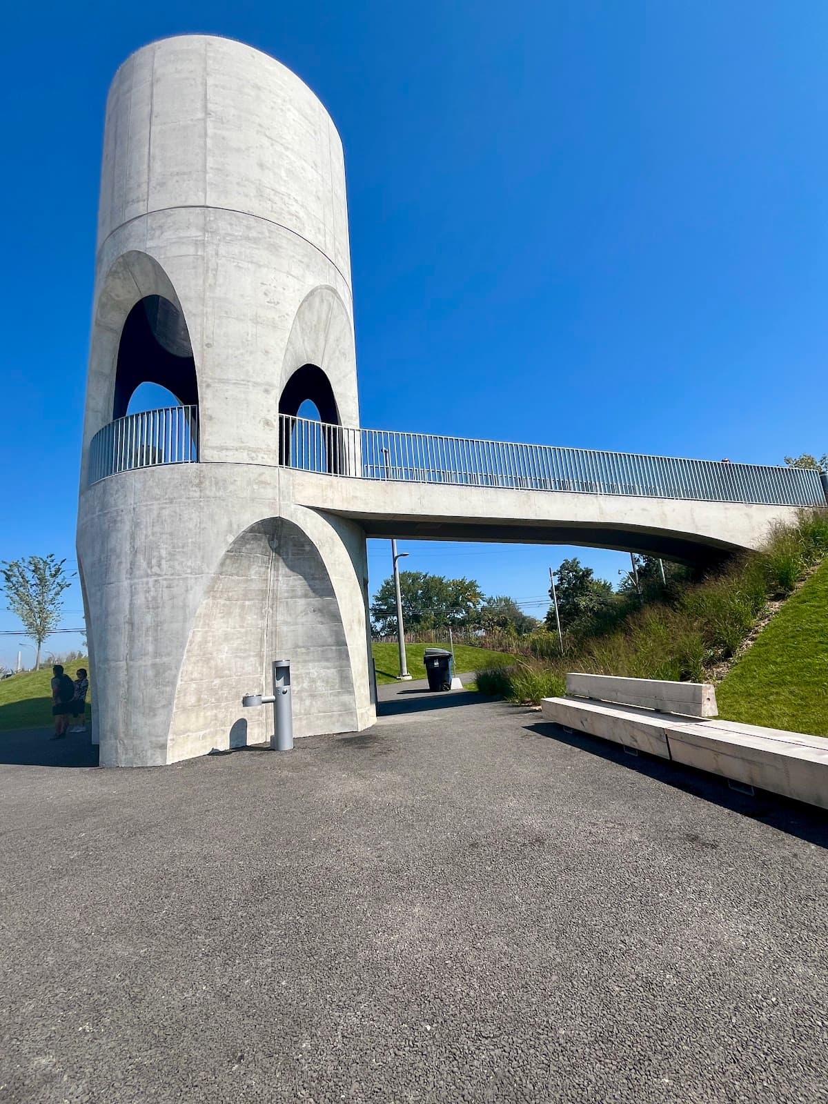 Leslie Street Lookout Park - Image 1