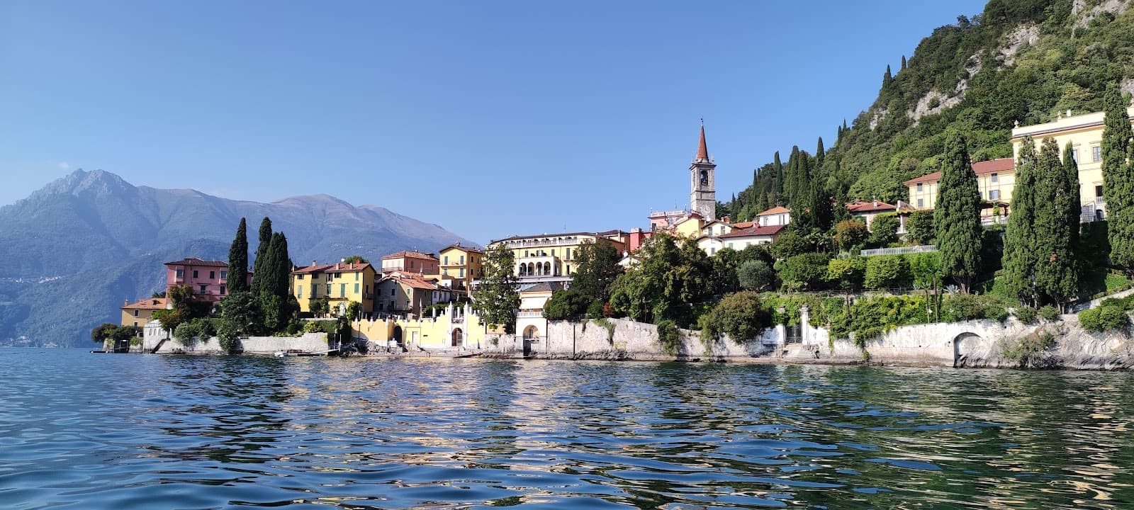 Varenna old town - Image 1