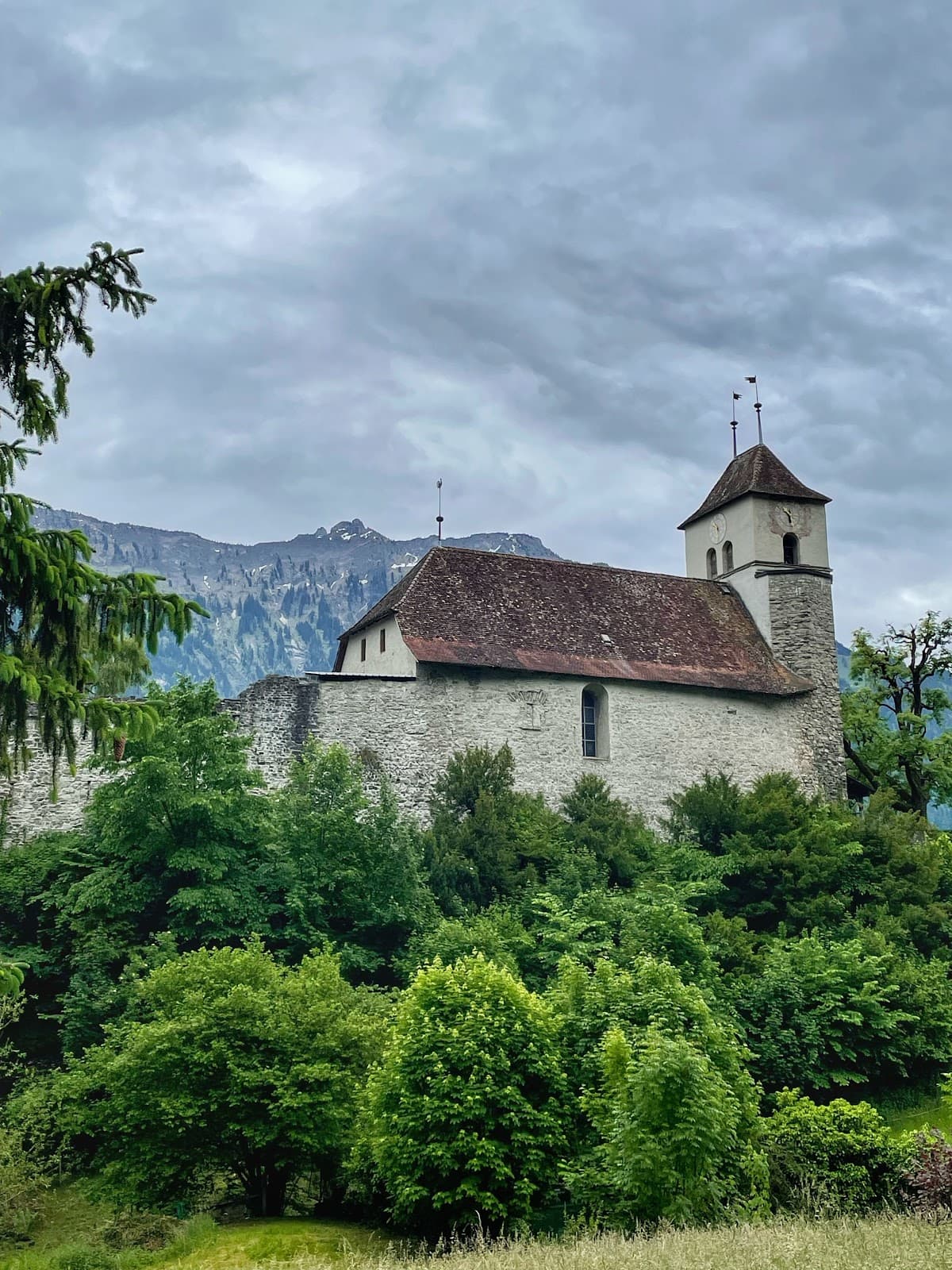 Ringgenberg Castle Ruins - Image 1