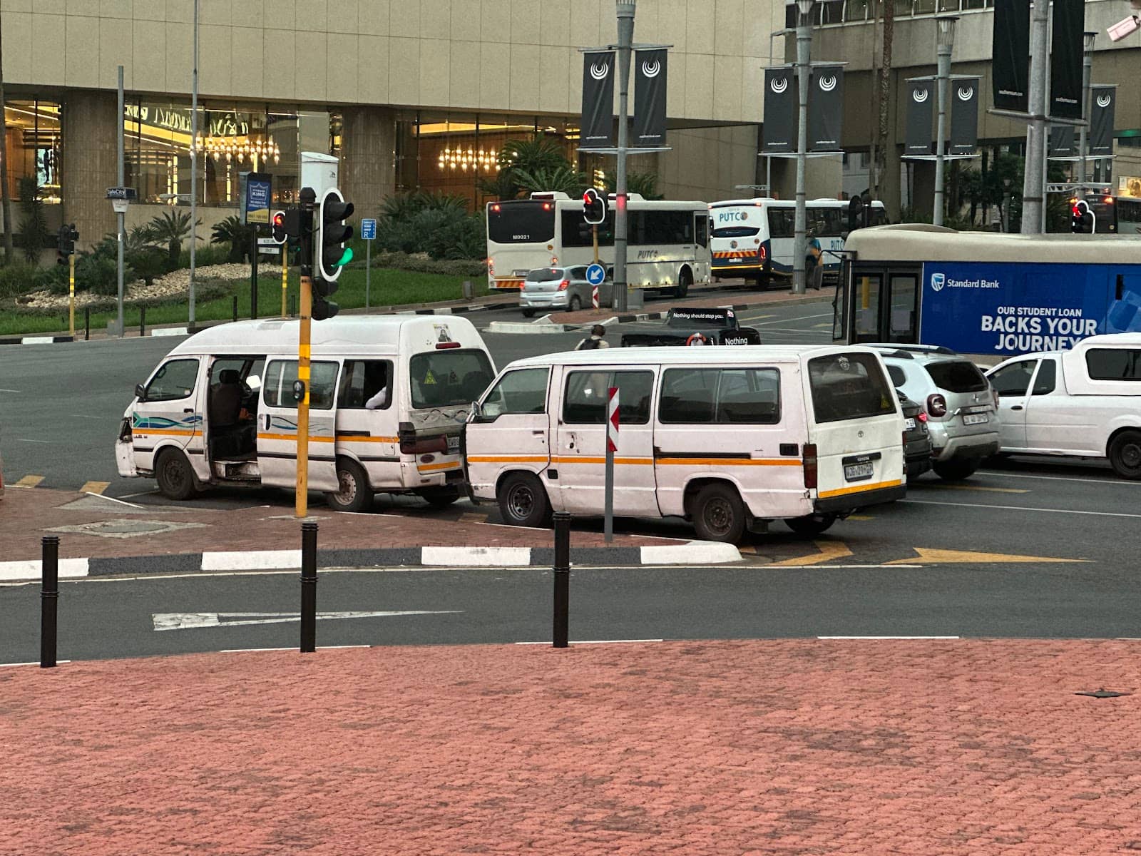 Elegant Bathroom Amenities