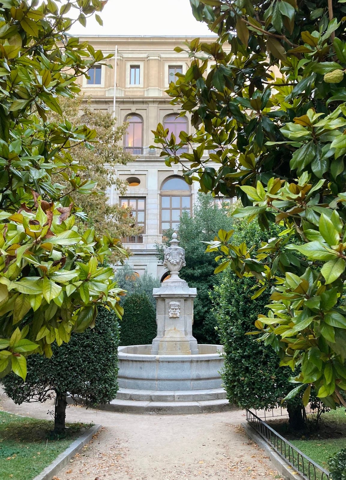 Jardín de Esculturas del Museo Reina Sofía - Image 1