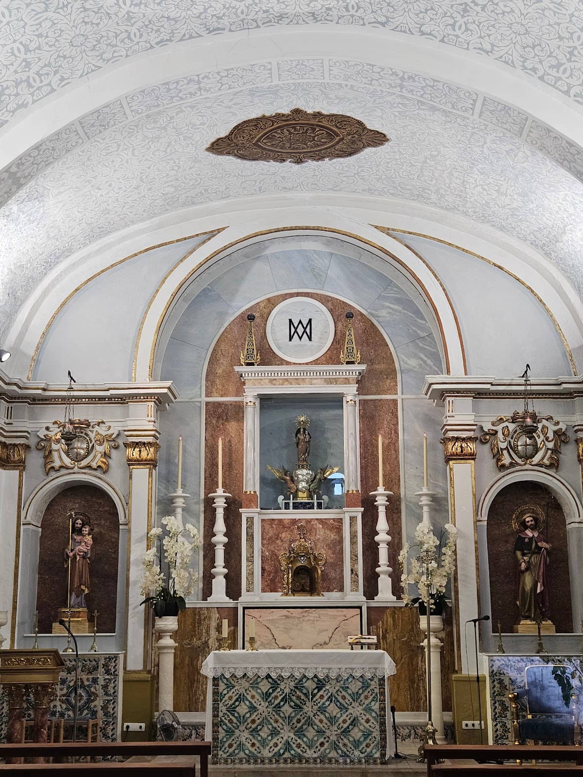 Simple, Spiritual Ambiance