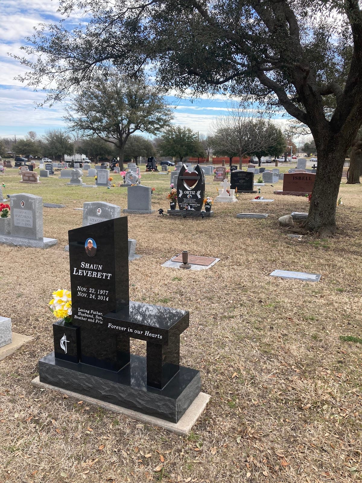 Plano Mutual Cemetery - Image 1