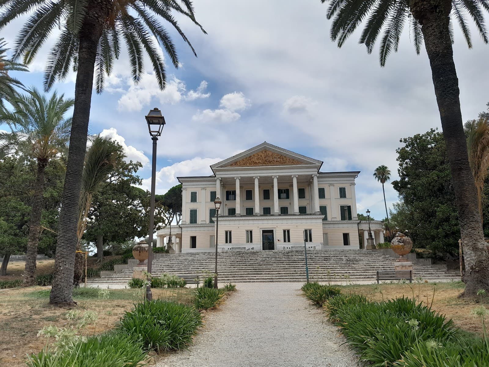 Viale di Villa Torlonia - Image 1