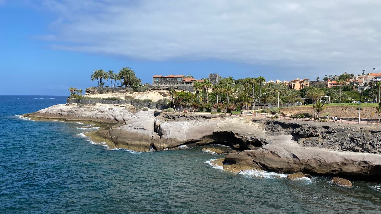 El Duque Castle - Image 1