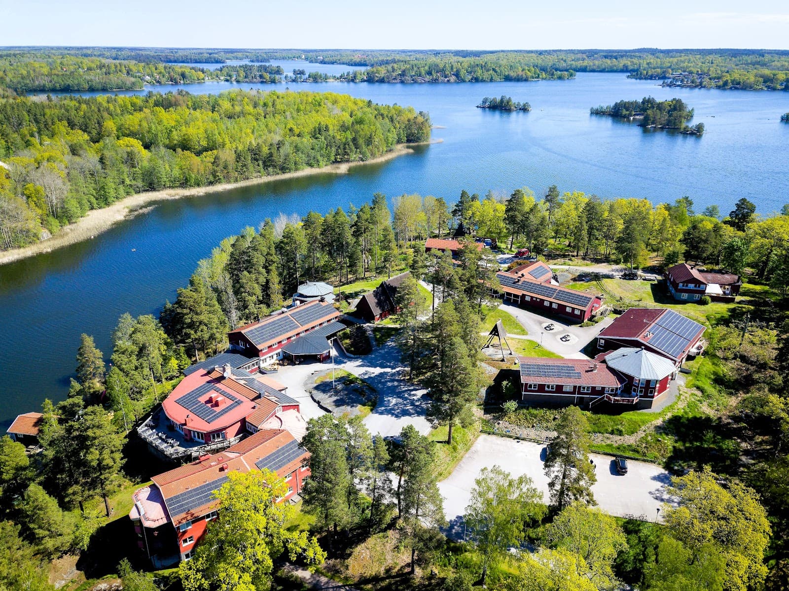 Vårdnäs Church & Stiftsgård - Image 1
