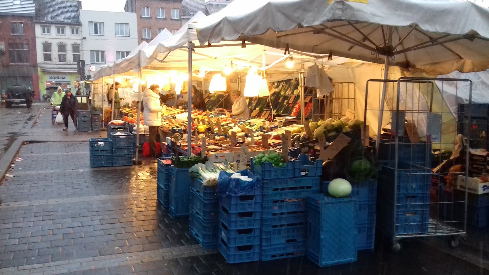 Ledeberg Sunday Market - Image 1