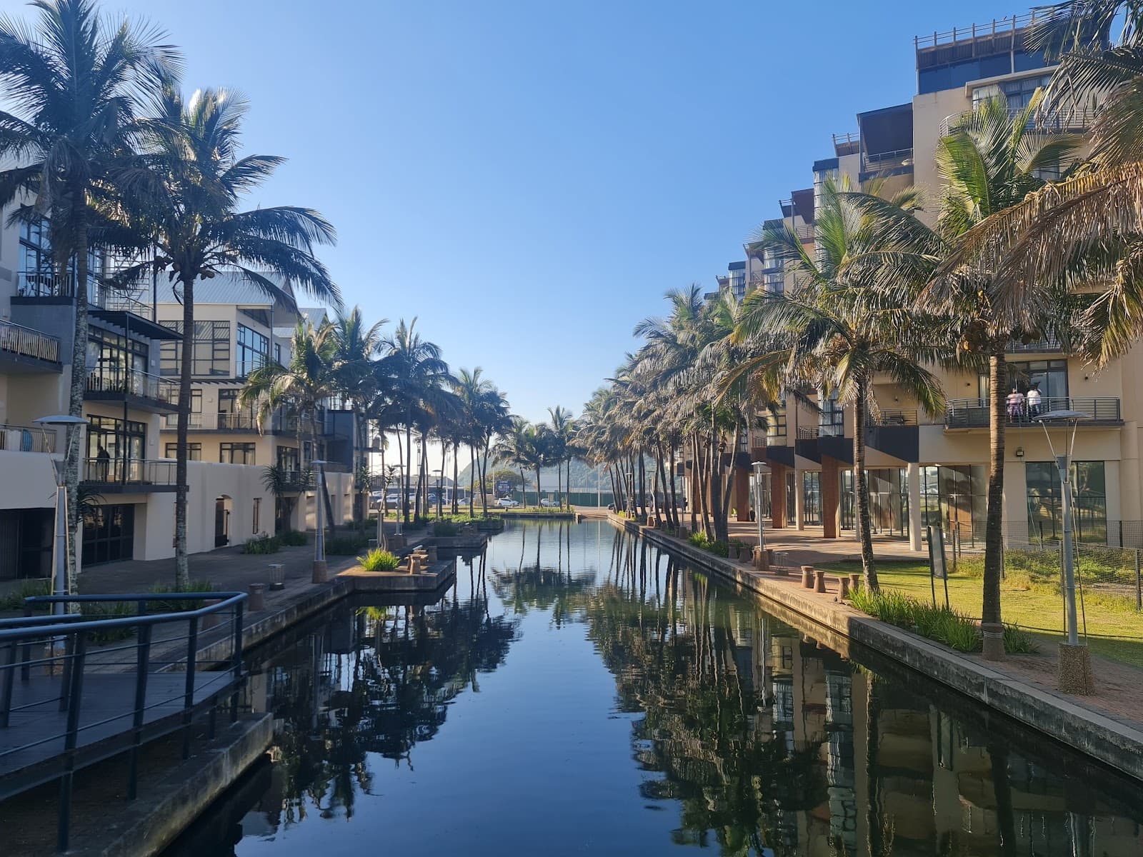 Point Waterfront Canal - Image 1