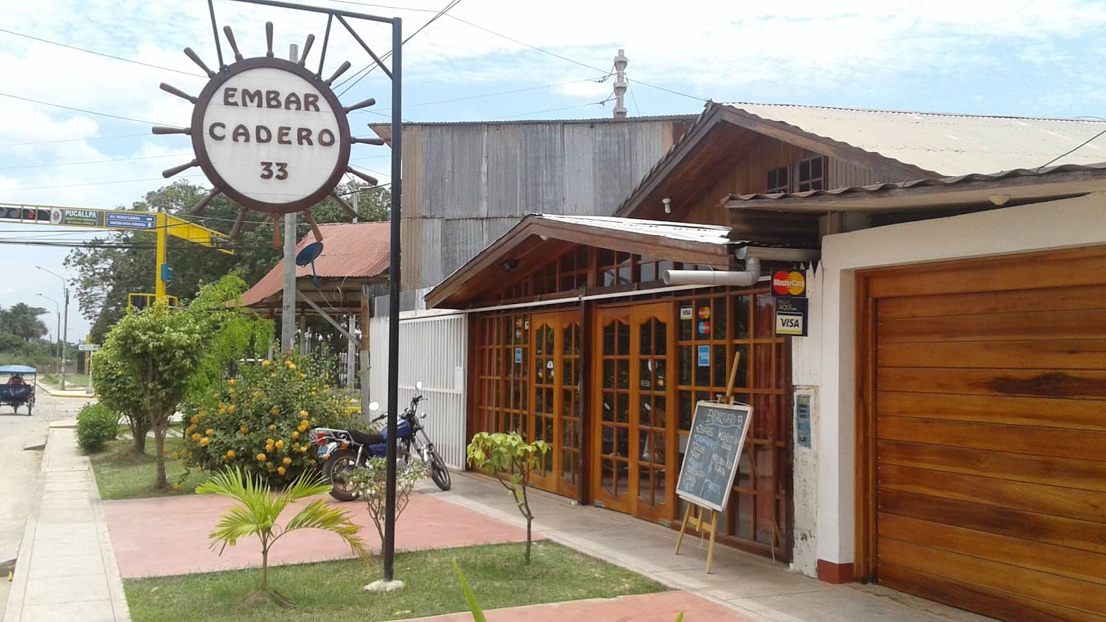 Chicha and Tequeños