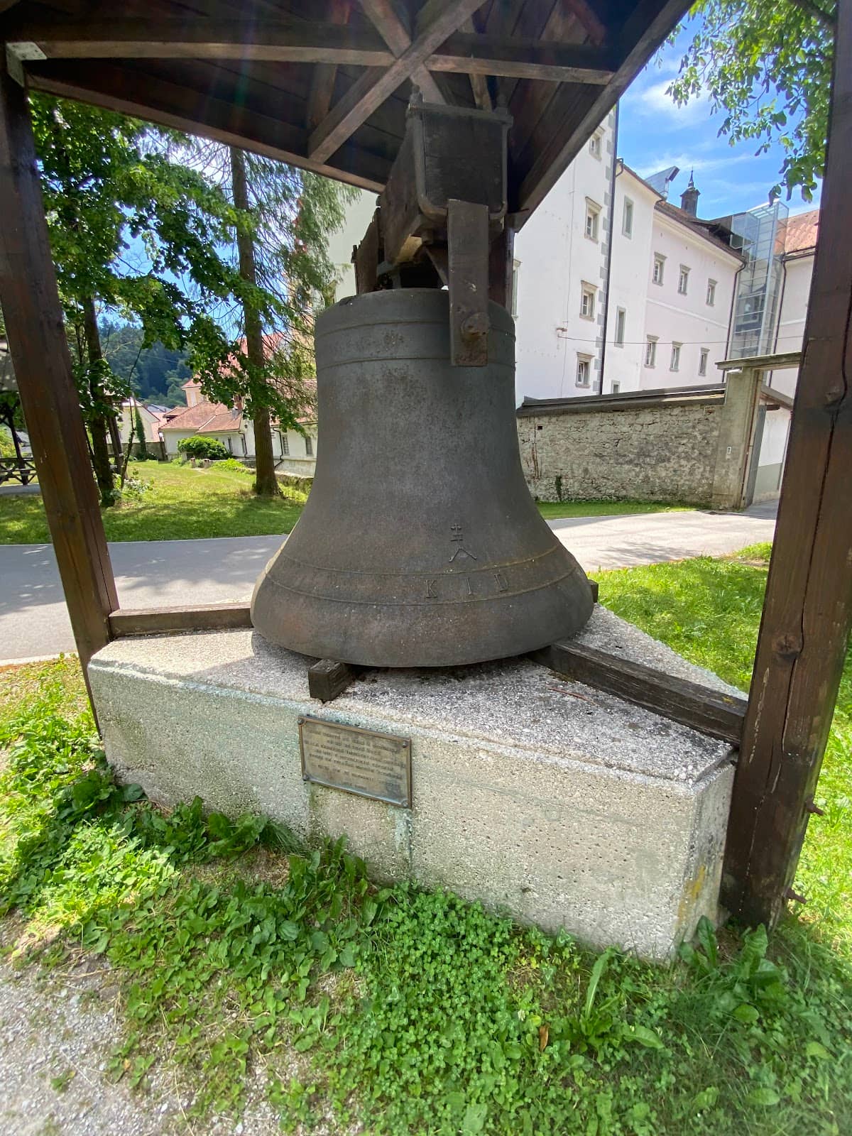 Vertical photo