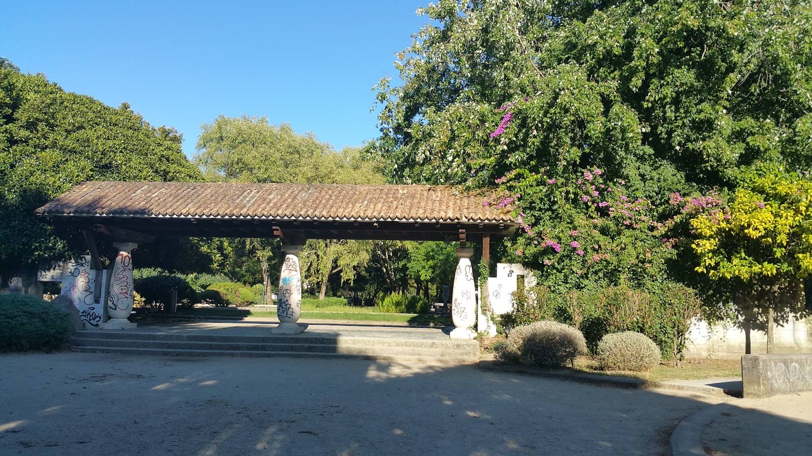 Family & Pet-Friendly Green Space