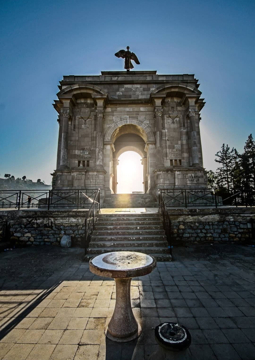 Monument aux Morts Constantine - Image 1