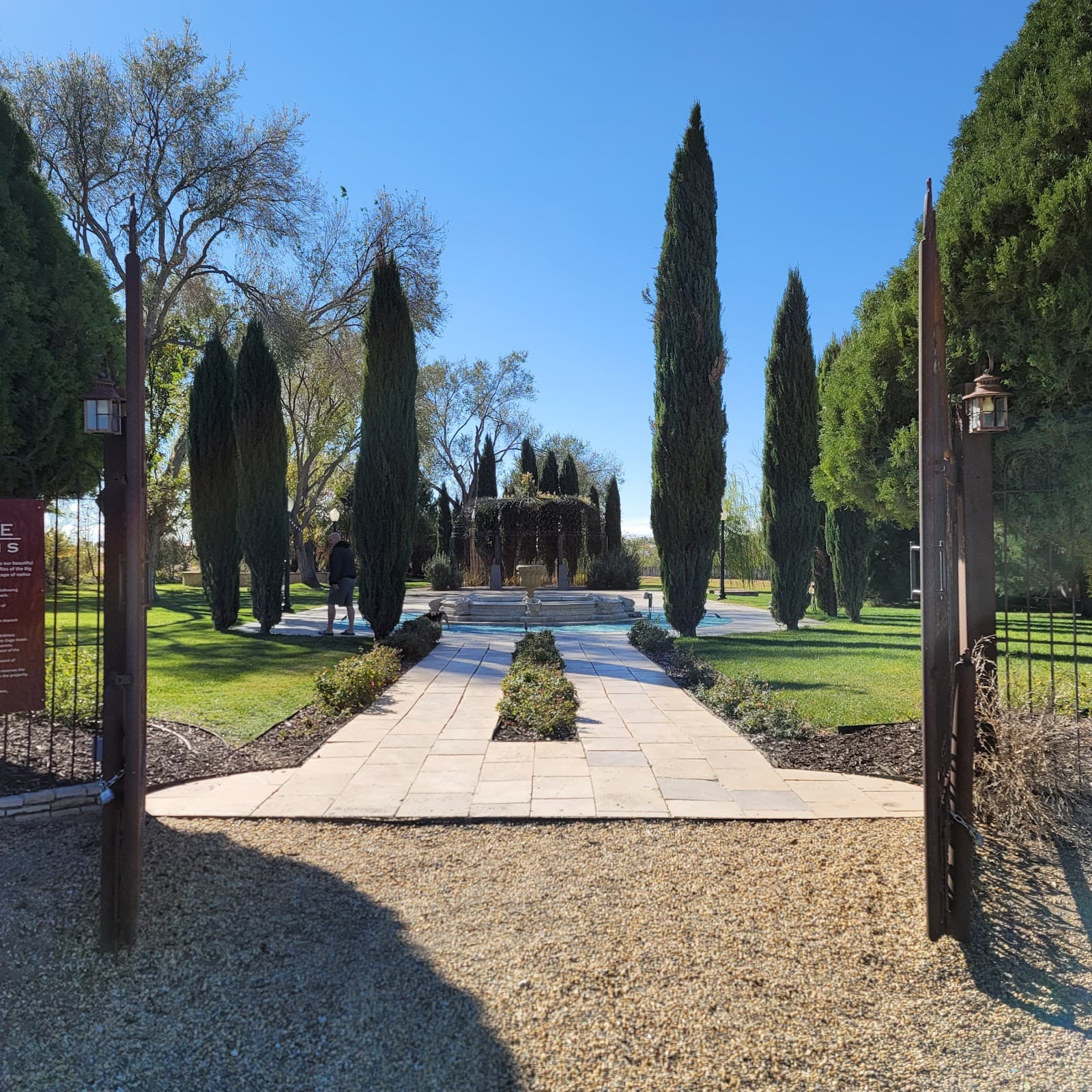 Gage Gardens (Marathon) - Image 1