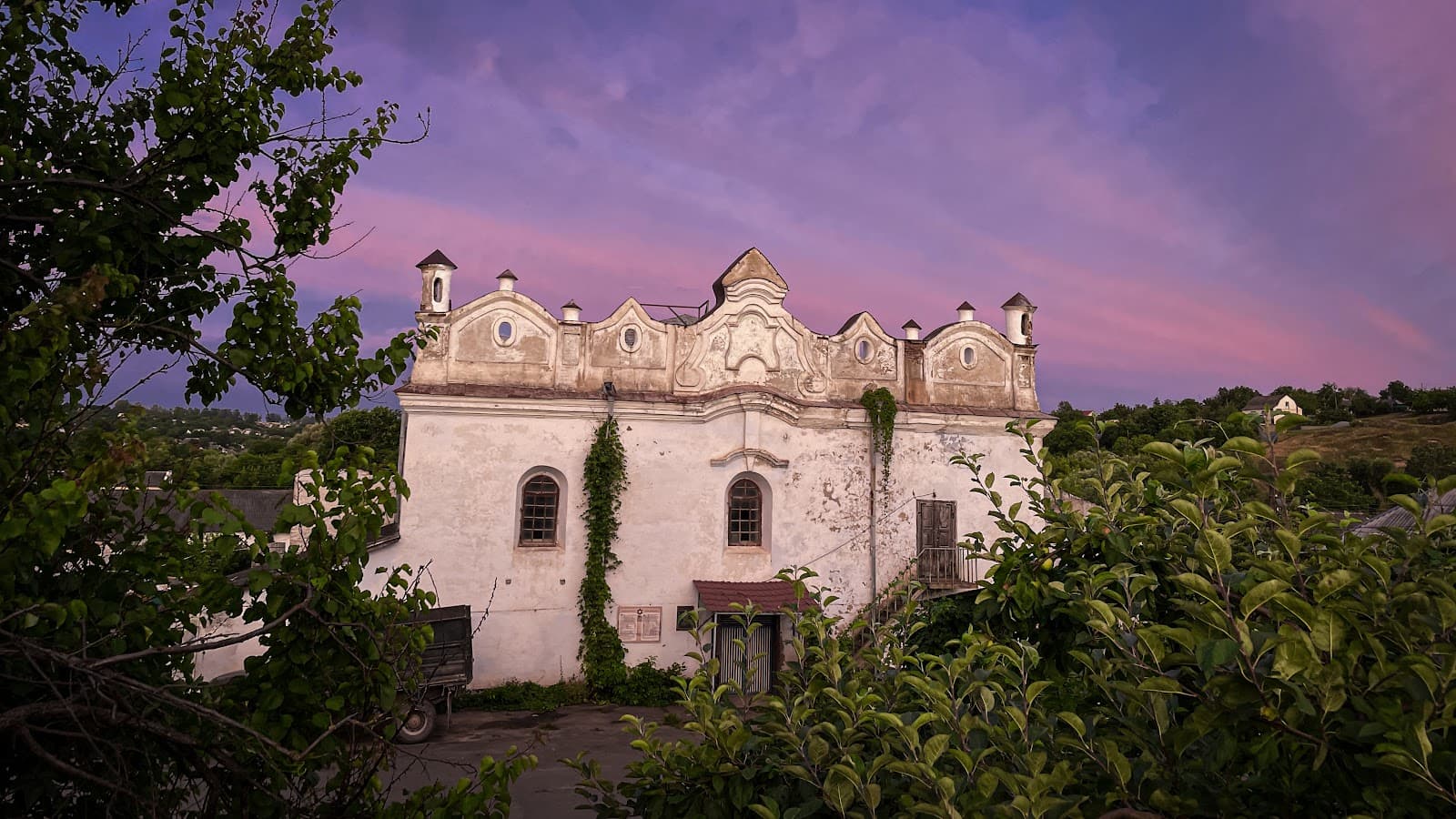 Sharhorod Synagogue - Image 1