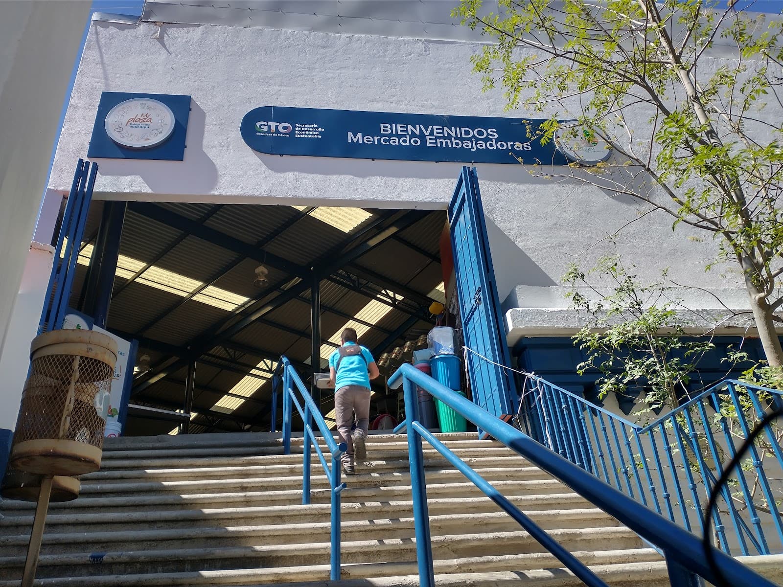 Mercado Embajadoras - Image 1