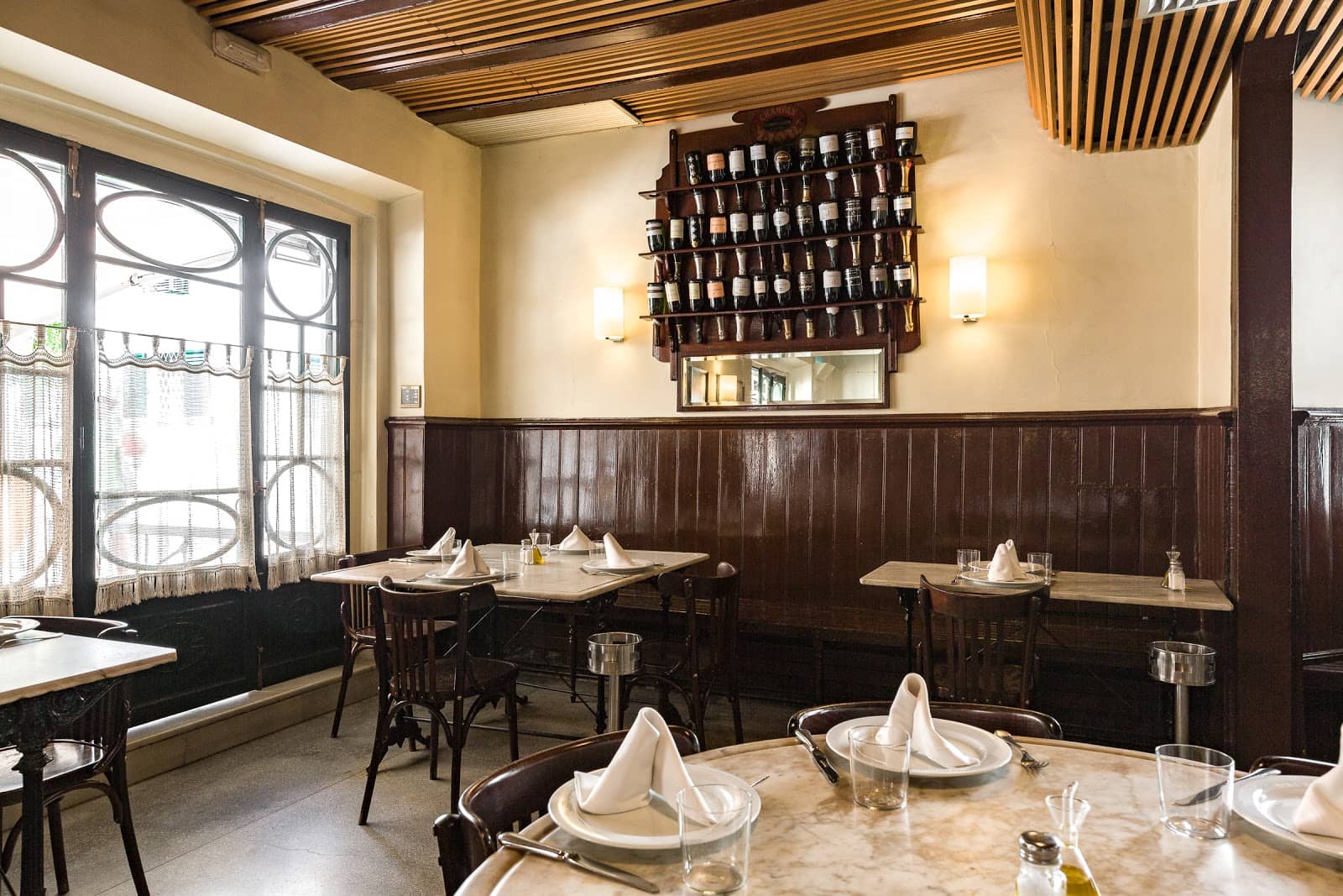 Charming Plaça Prim Setting