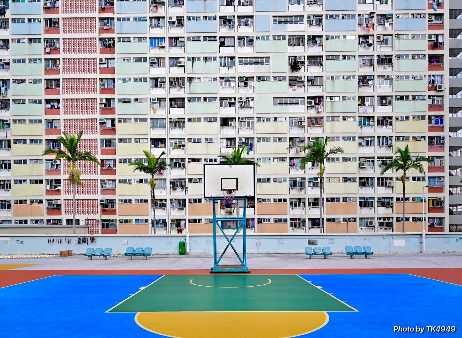 Choi Hung Estate Basketball Court Hong Kong - Image 1