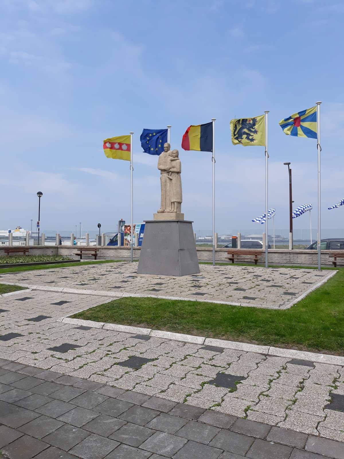 Charming Cafes & Eateries