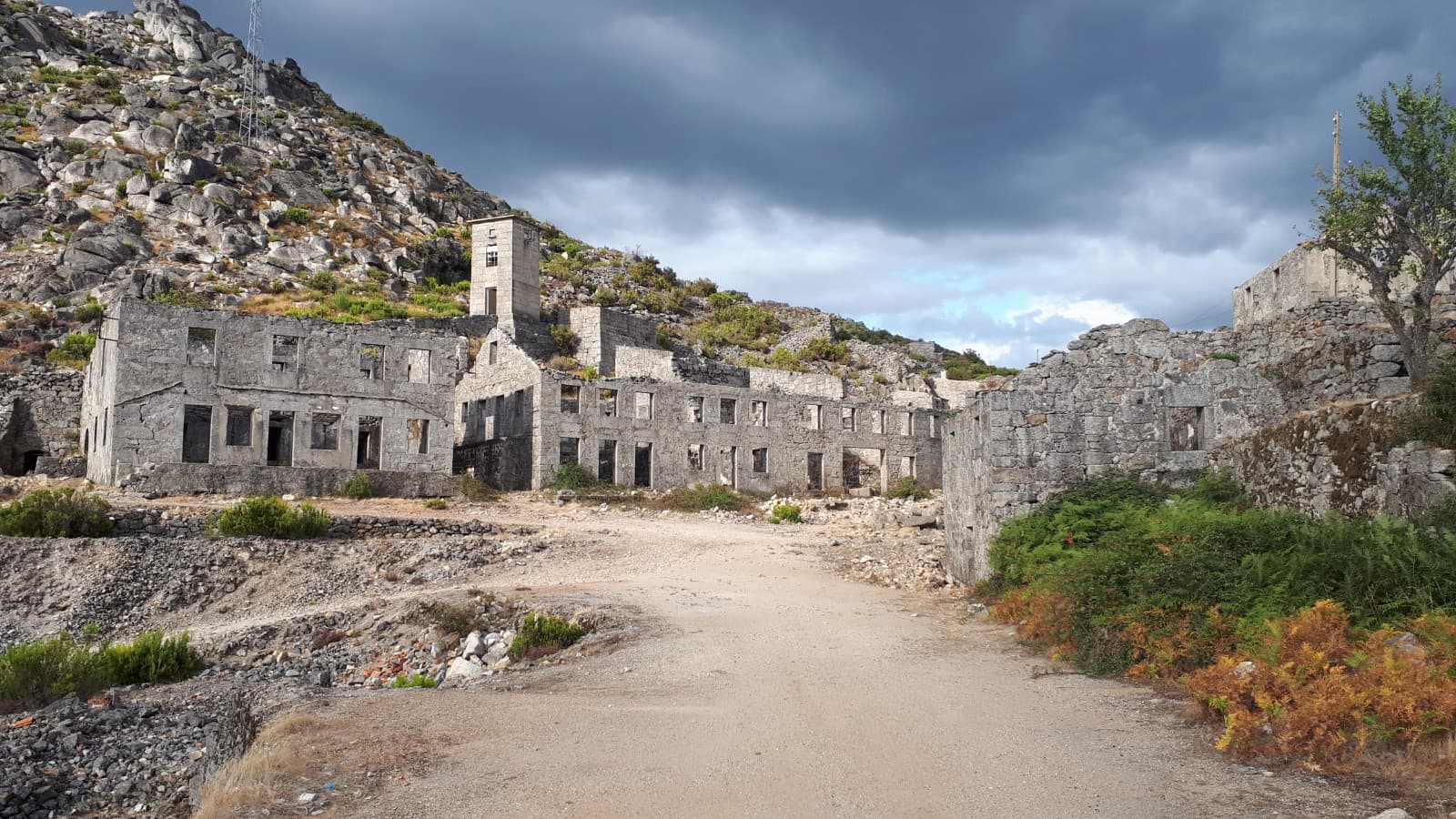 Regoufe Mines - Image 1