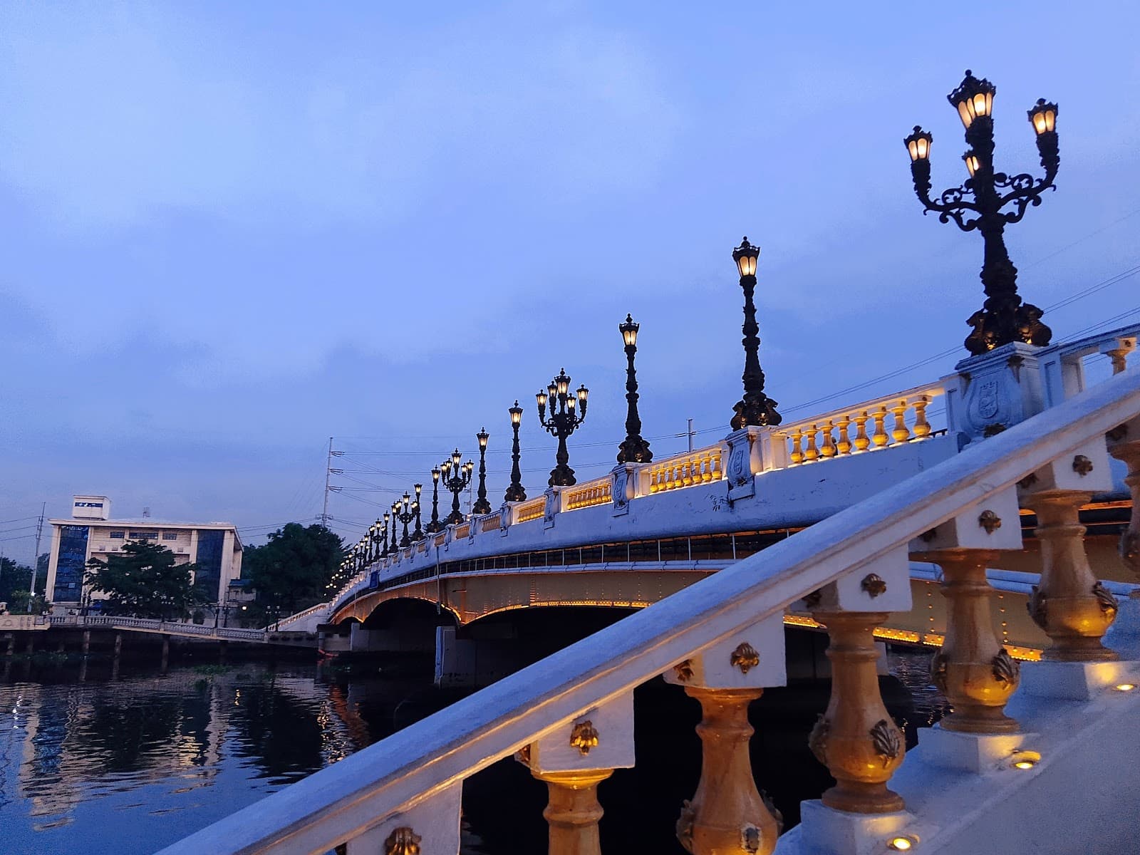 Jones Bridge - Image 1