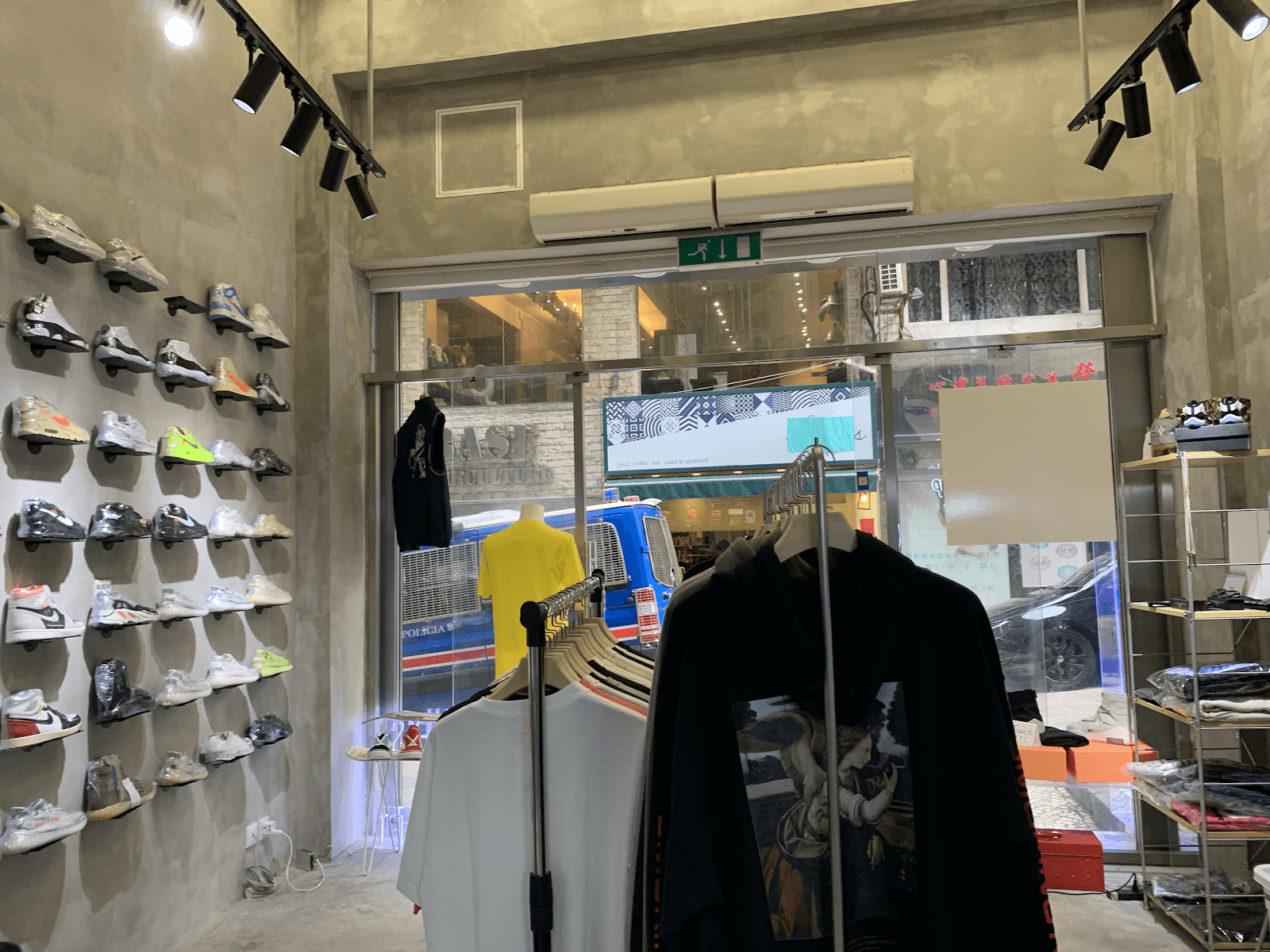 Various Shoe Stores - Image 1