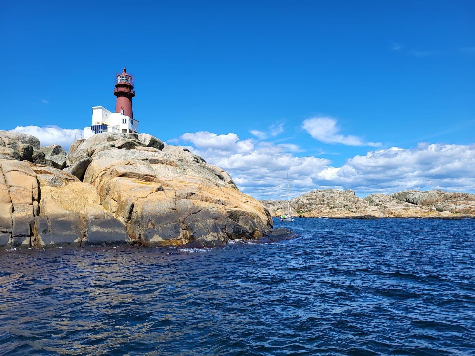 Svenner Lighthouse - Image 1