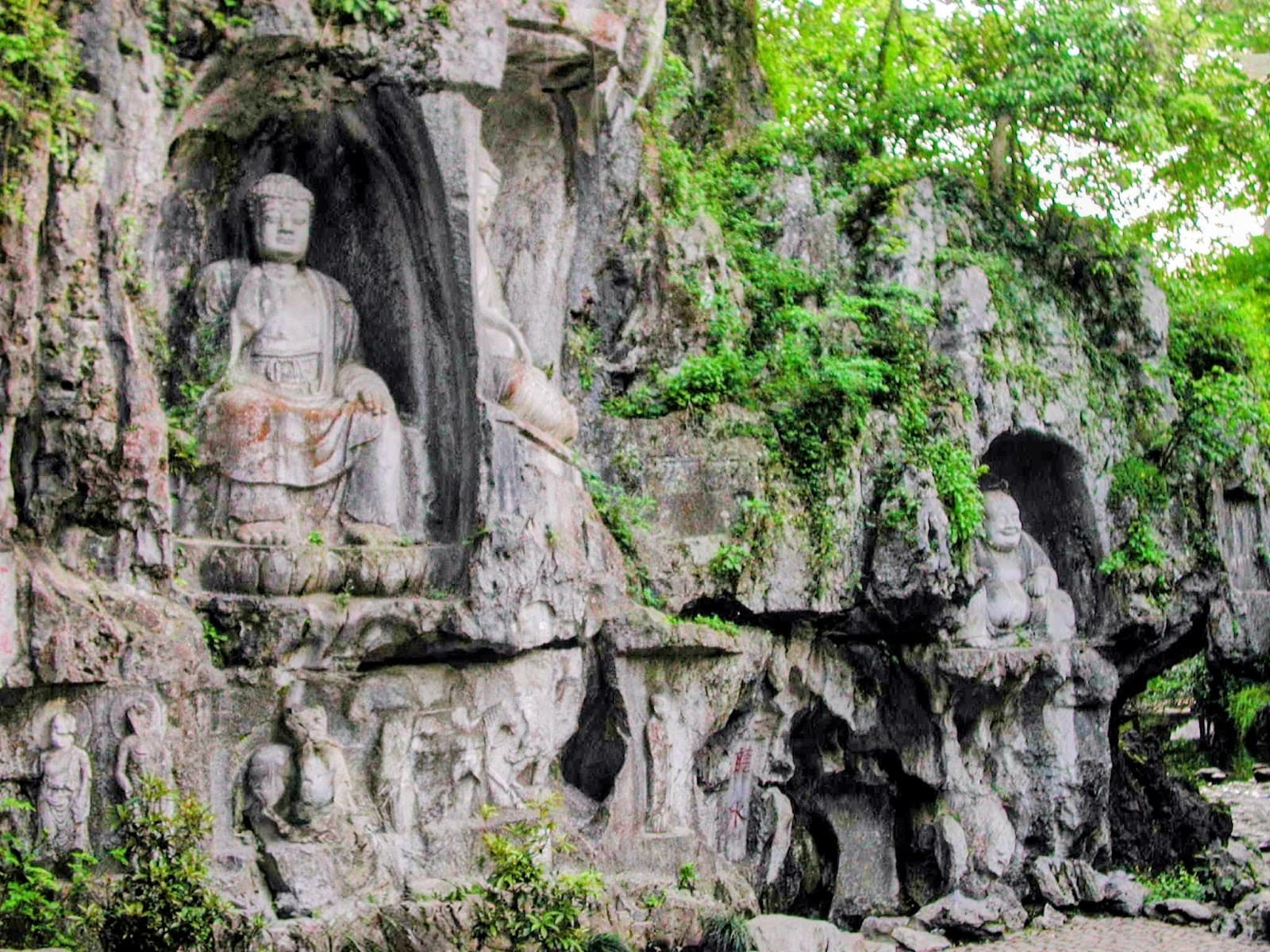 Feilai Feng Grottoes - Image 1