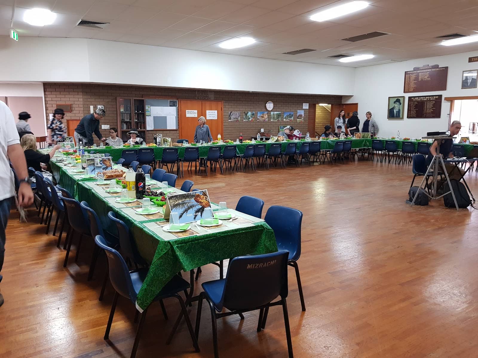 Shabbat Minyanim