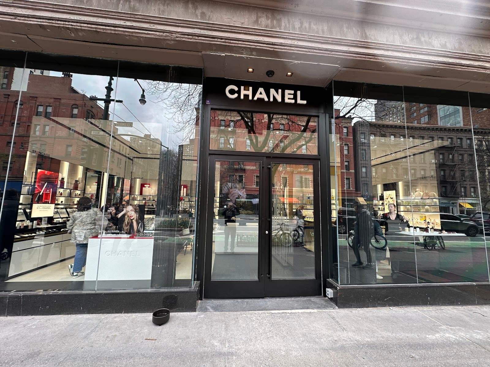 Chanel Beauty - Image 1