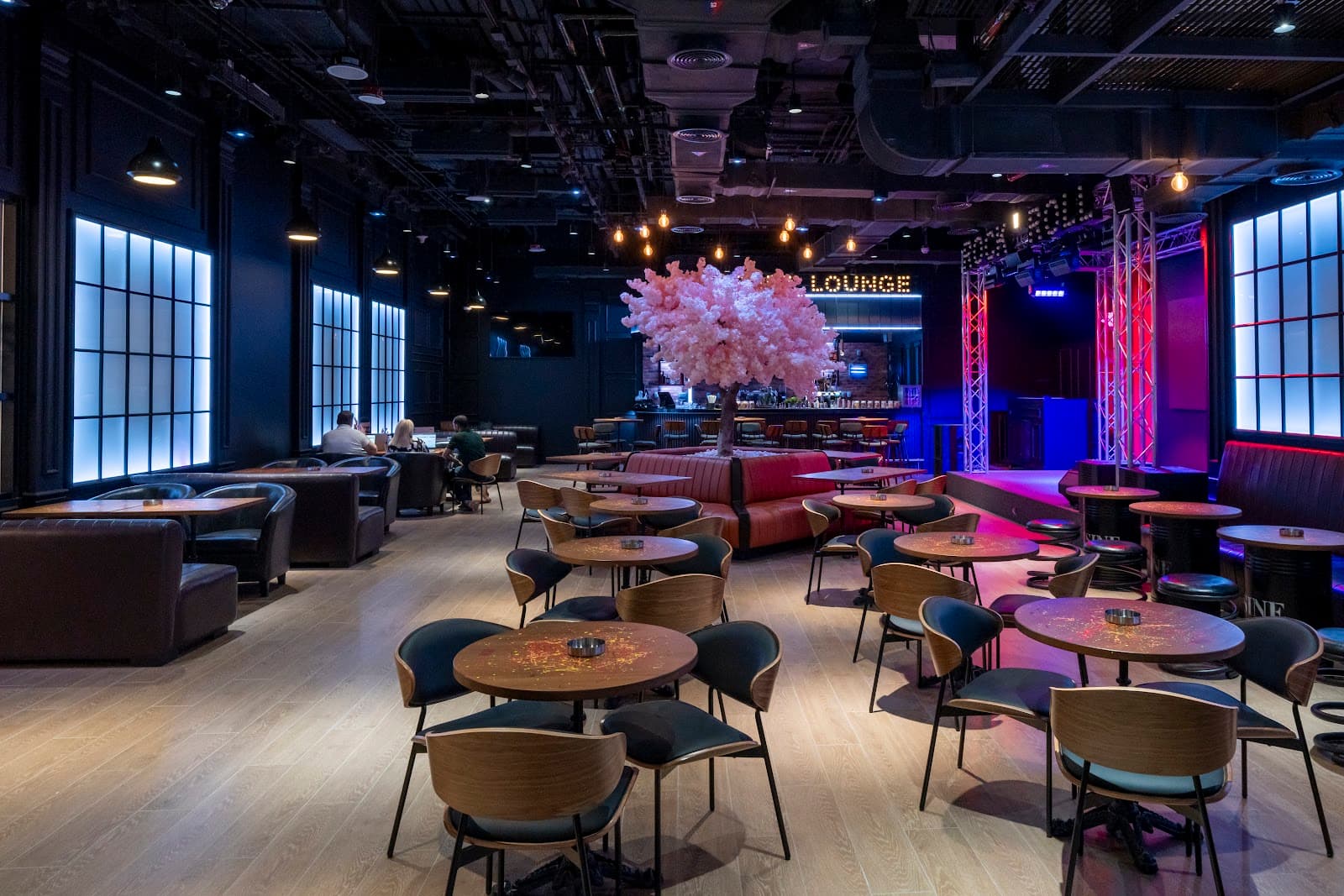 Social Distrikt - Image 1