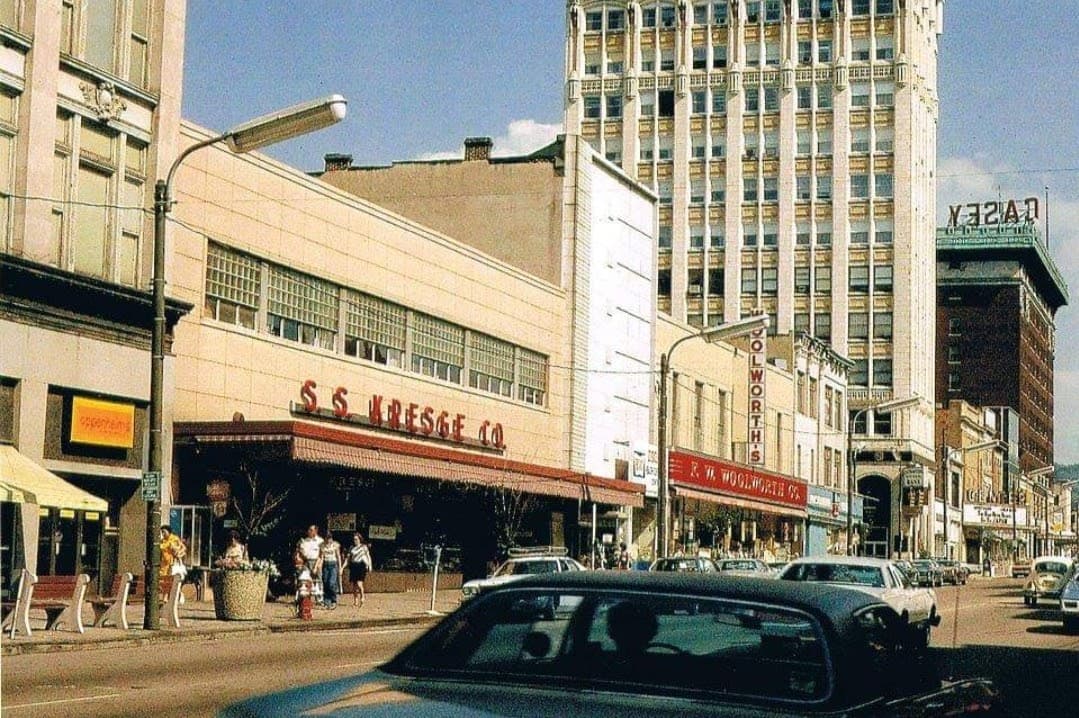 Lackawanna Avenue Historic District - Image 1