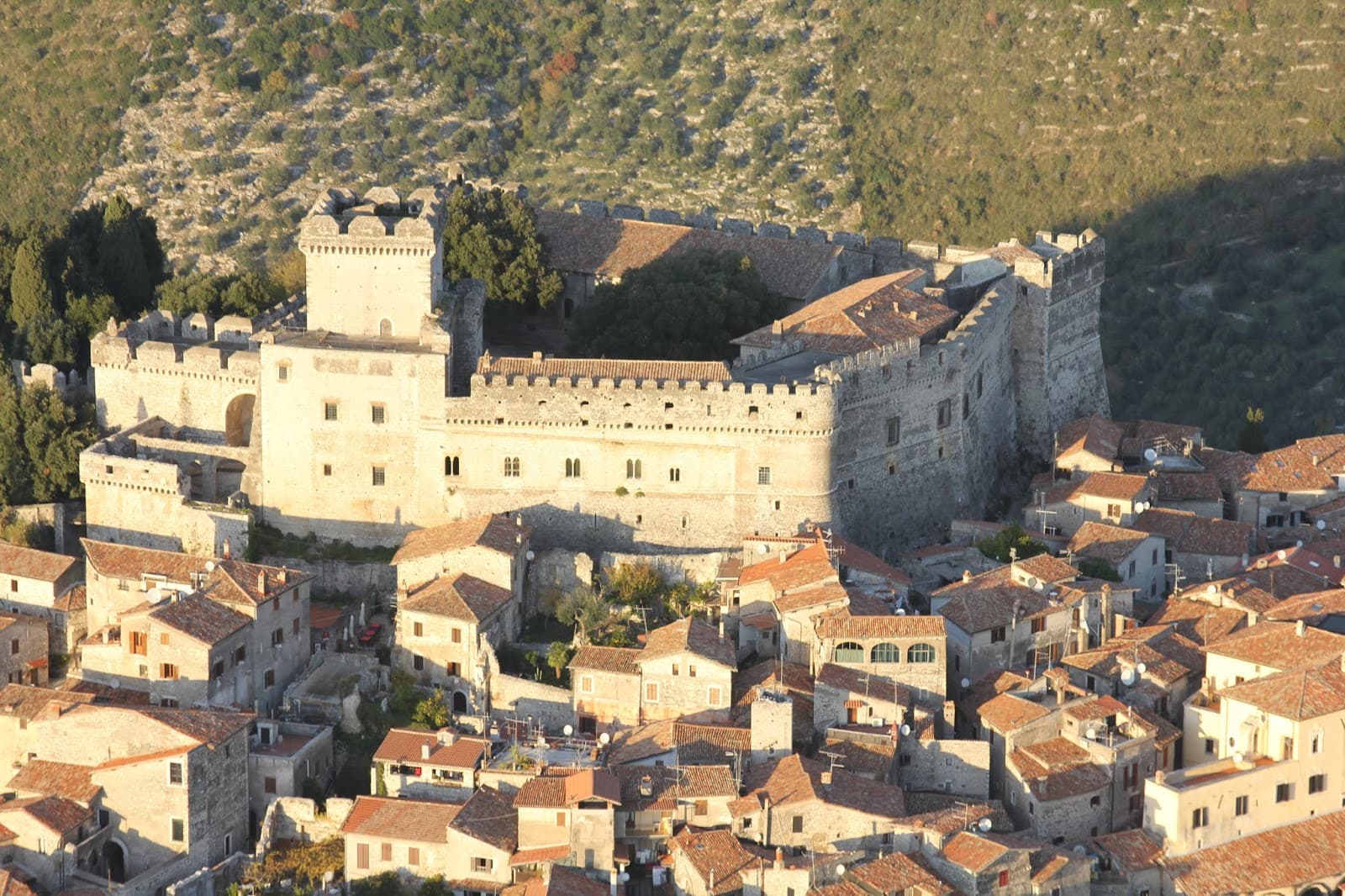 Sermoneta & Caetani Castle - Image 1