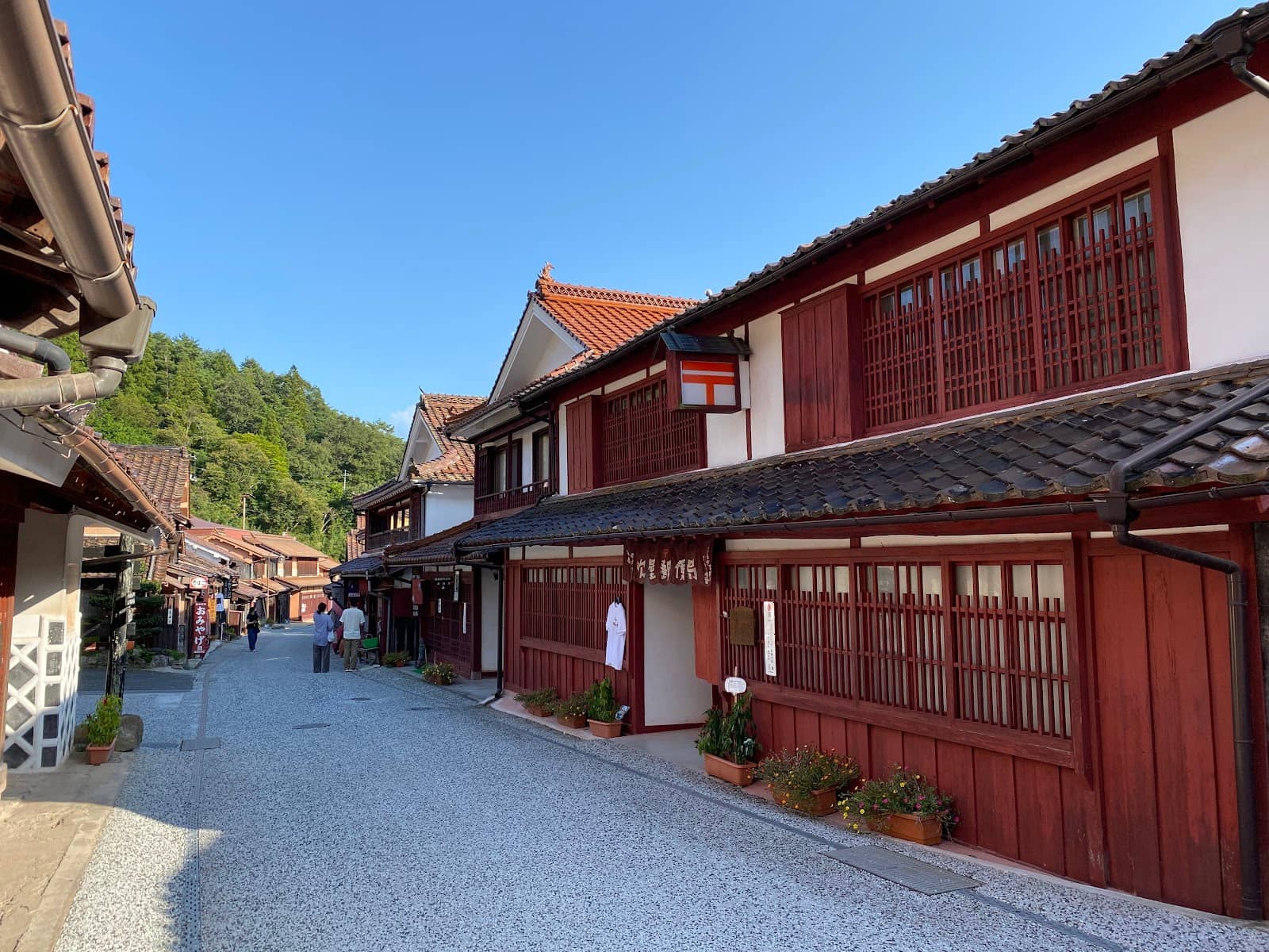 Local Cafes and Shops