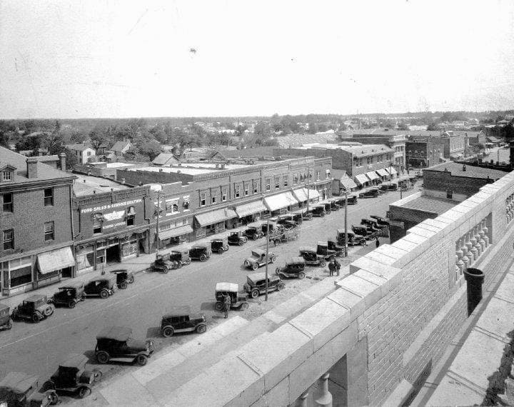 Downtown Smithfield Historic District - Image 1