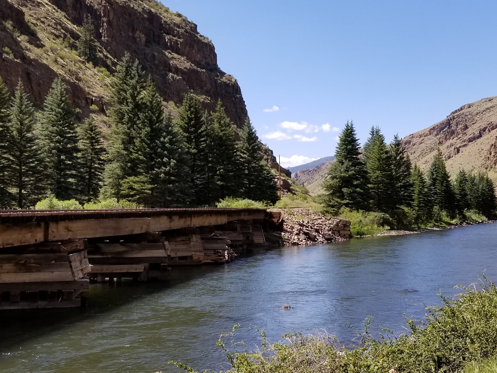 Wagon Wheel Gap - Image 1