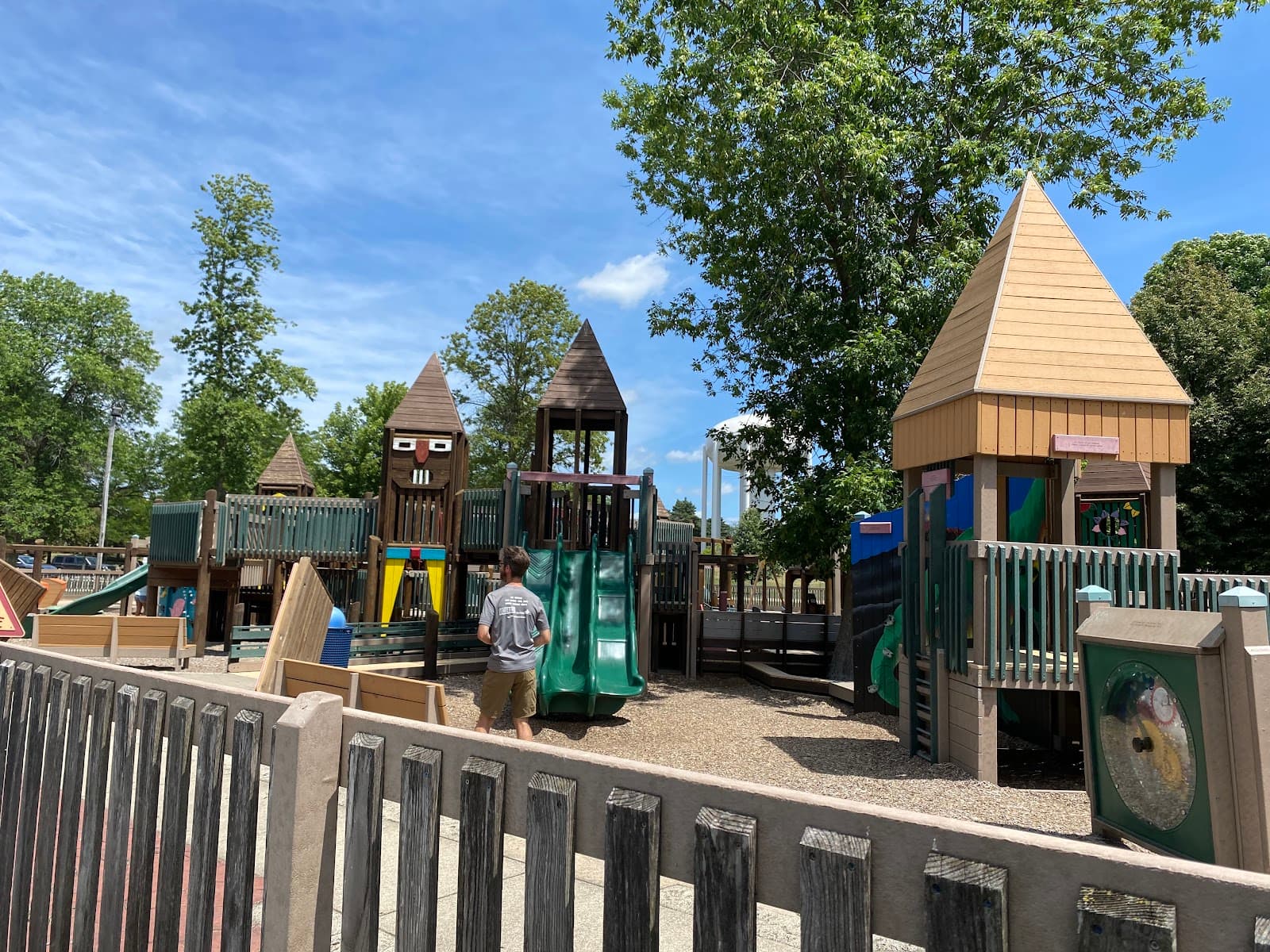 Plymouth Park - Image 1