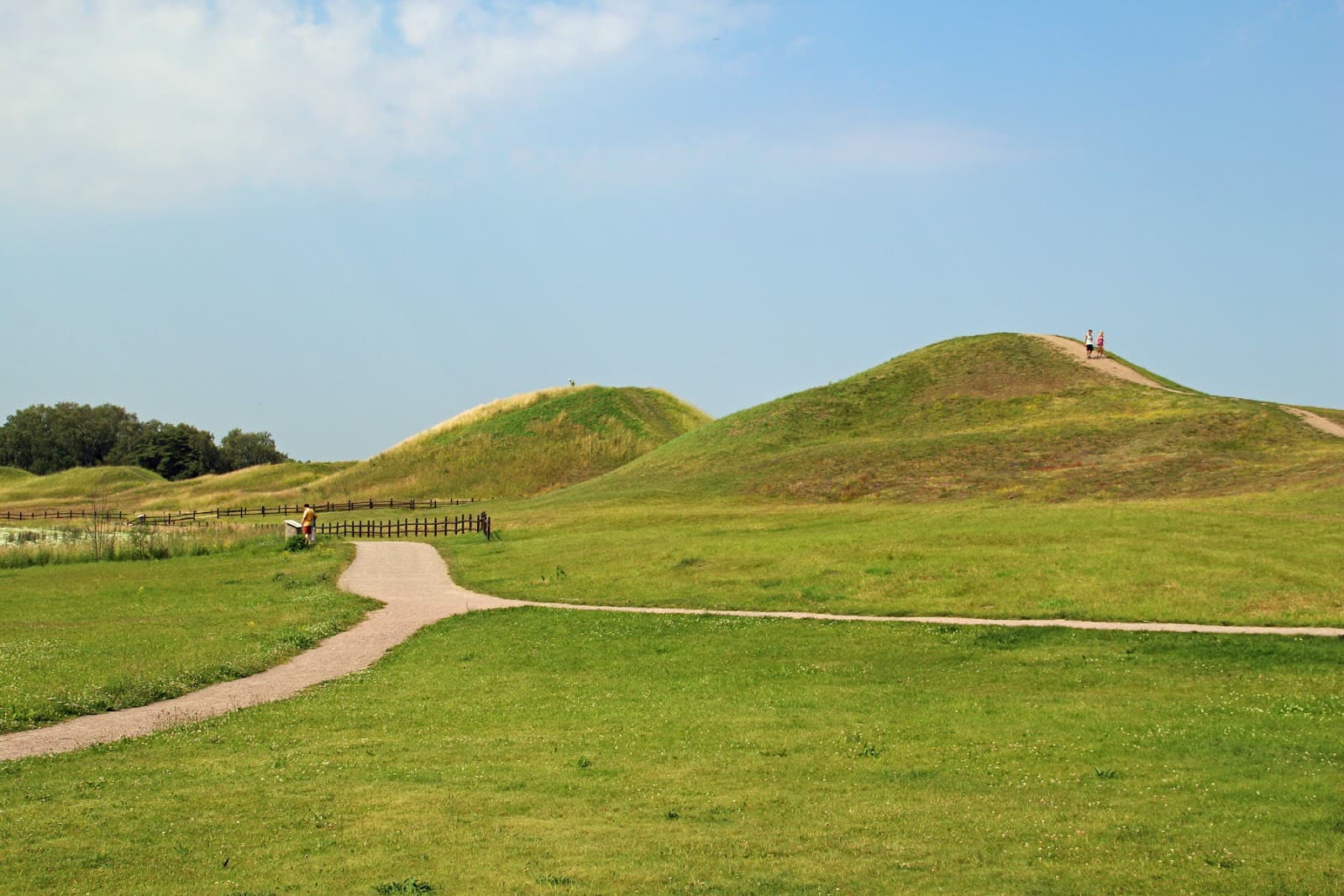 Royal Mounds Gamla Uppsala - Image 1