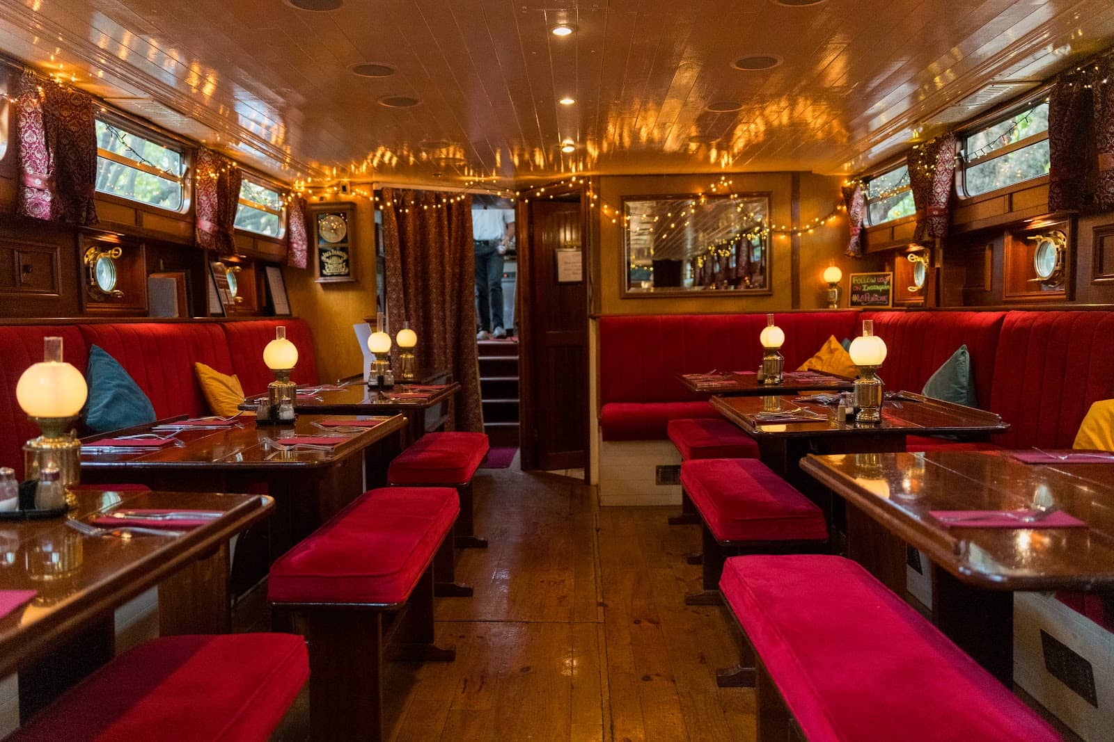 Atmospheric Evening Ambiance