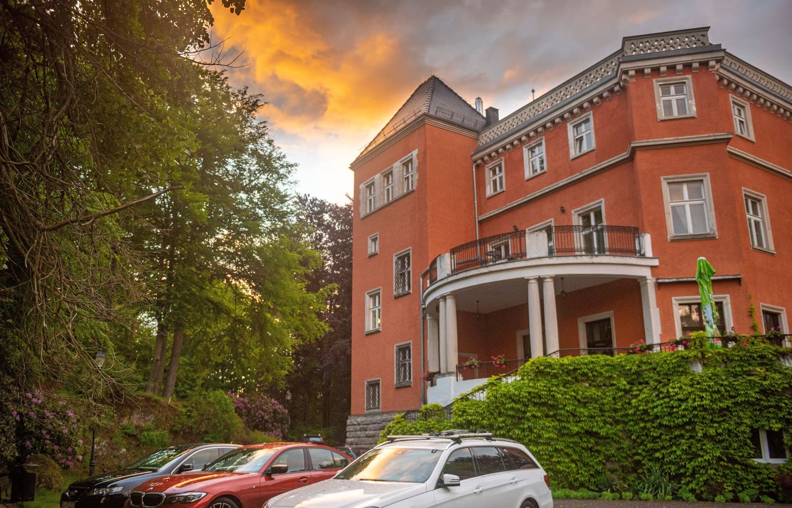 Paulinum Palace - Image 1