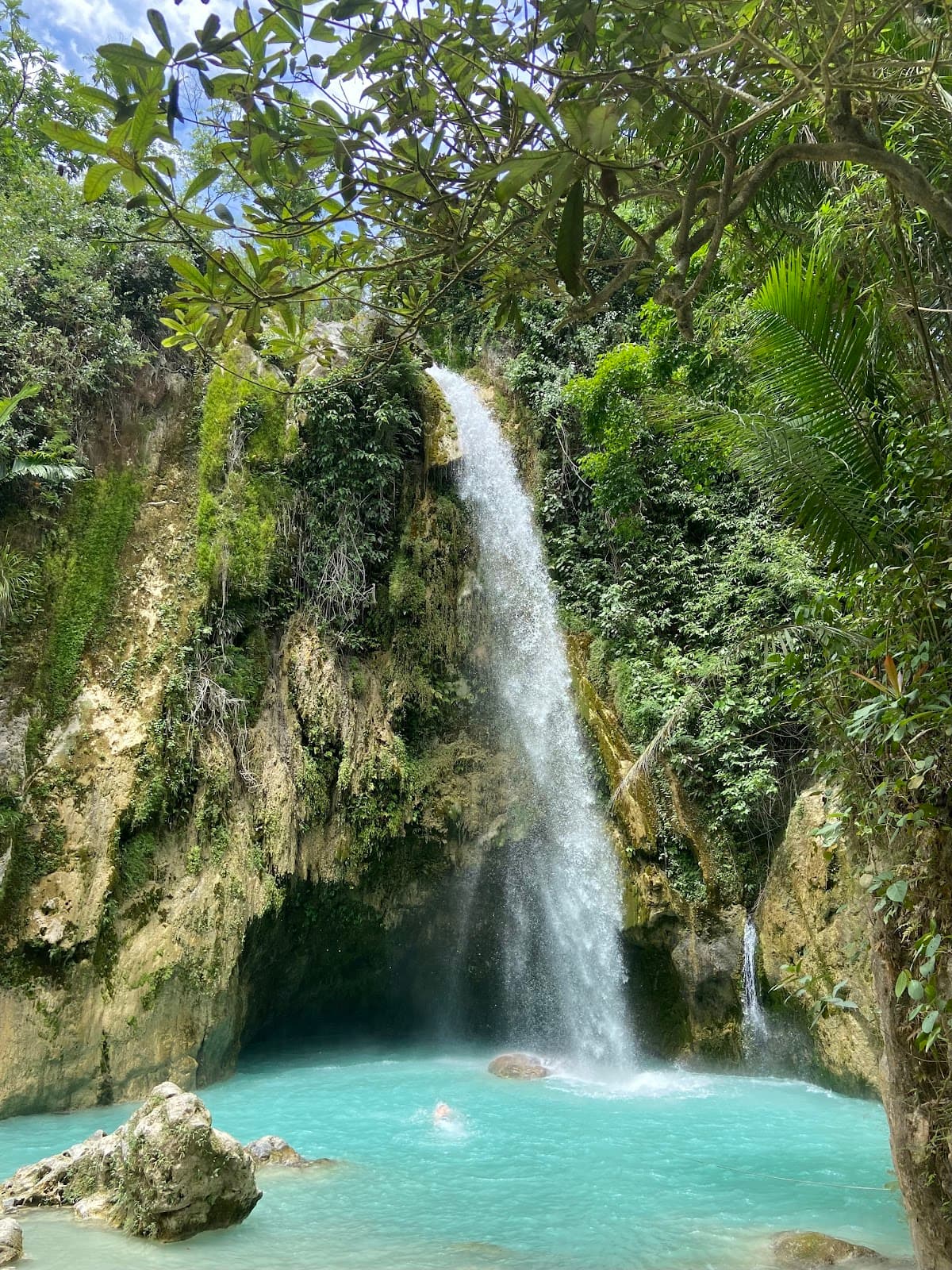 Inambakan Falls - Image 1
