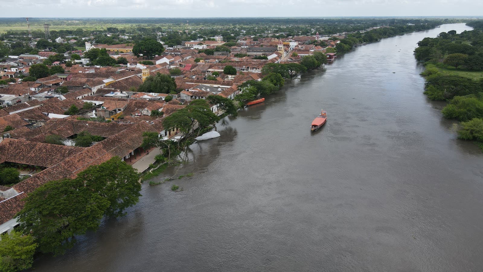Magdalena River waterfront Santa Cruz de Mompox - Image 1