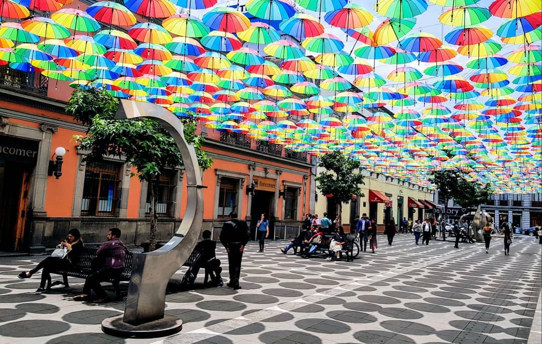 Unique Shops & Sculptures