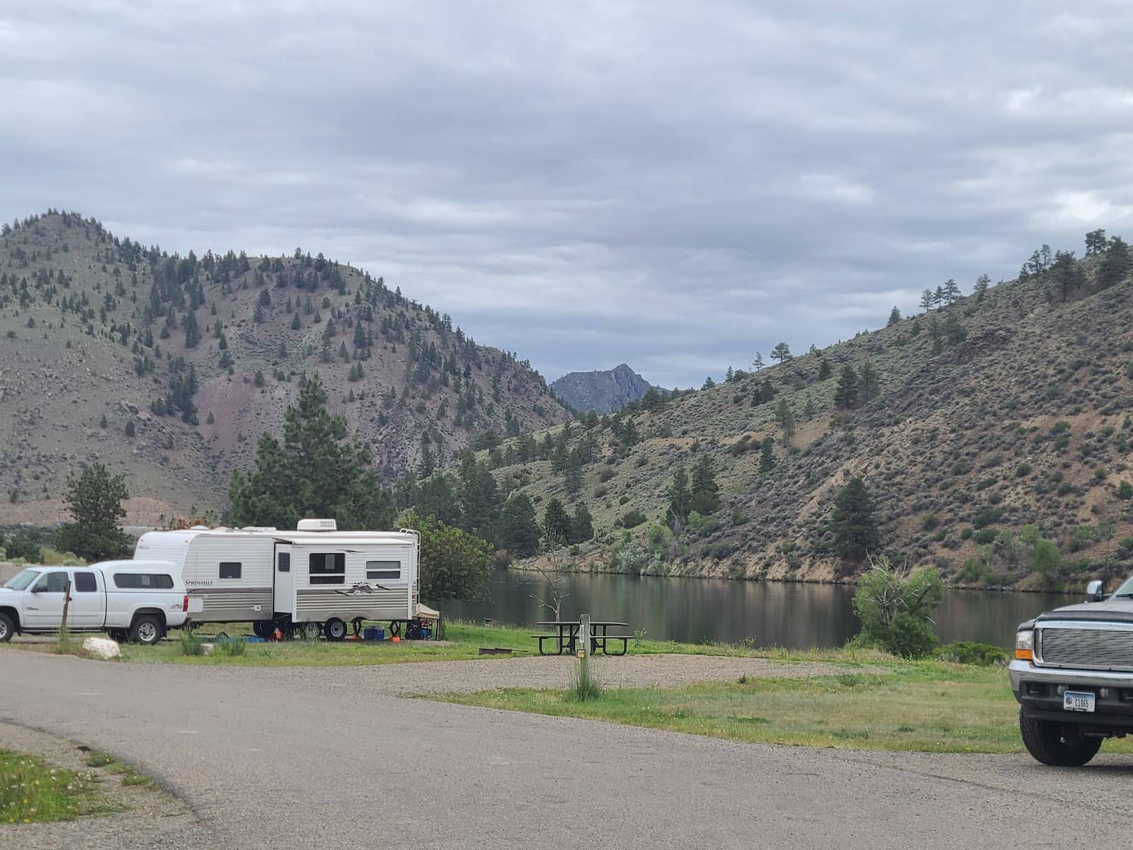 Proximity to Lakeside Bar and Grill