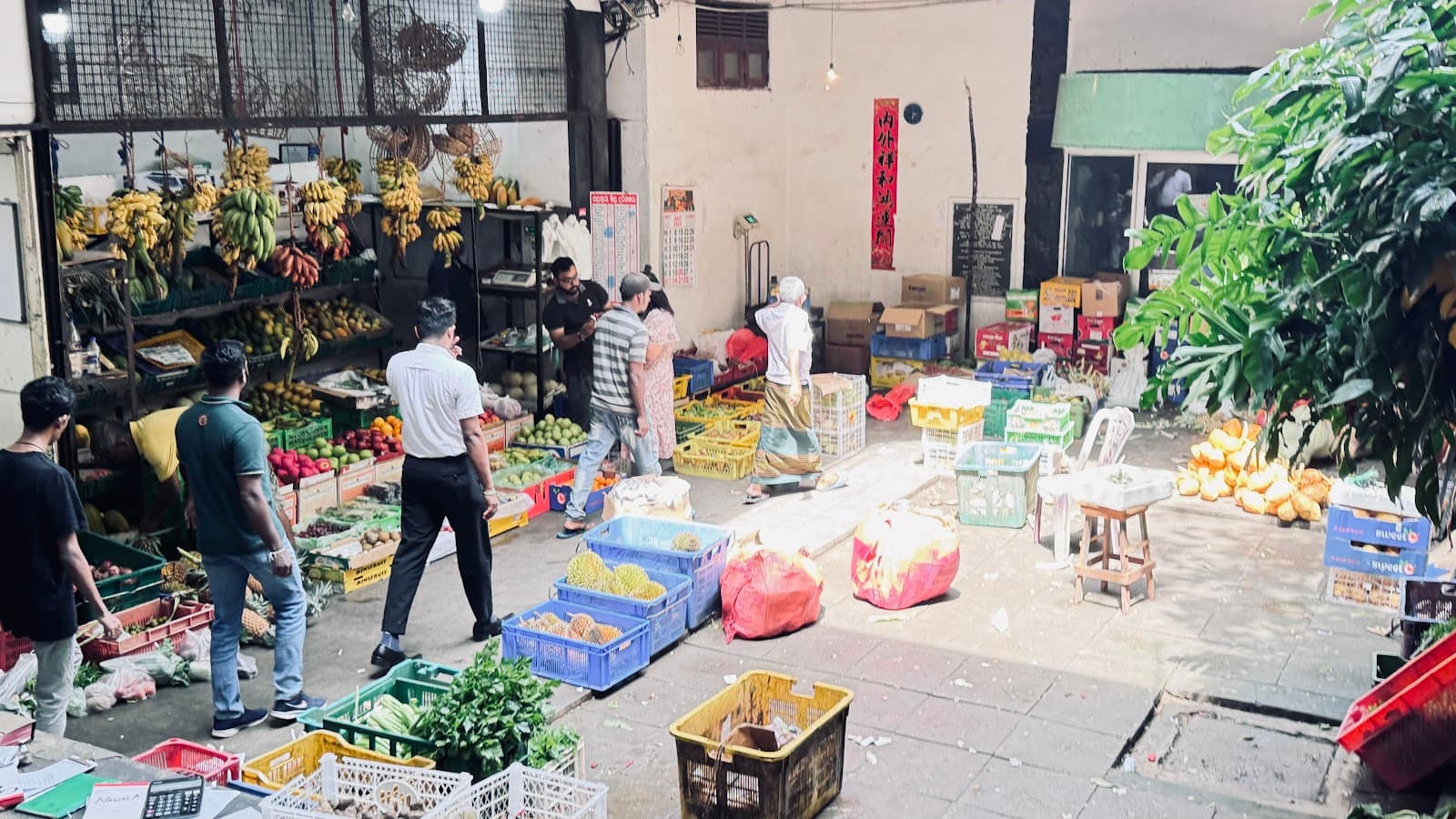 Kollupitiya Market - Image 1
